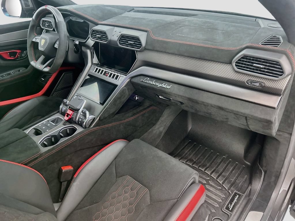 Used 2024 Lamborghini Urus Performante AWD/4WD image 16