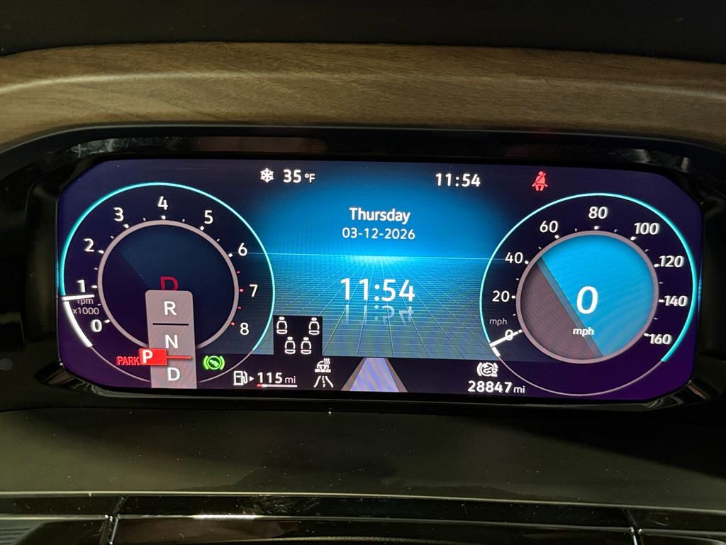 Used 2025 Volkswagen Atlas SE w/ Panoramic Sunroof Package image 13