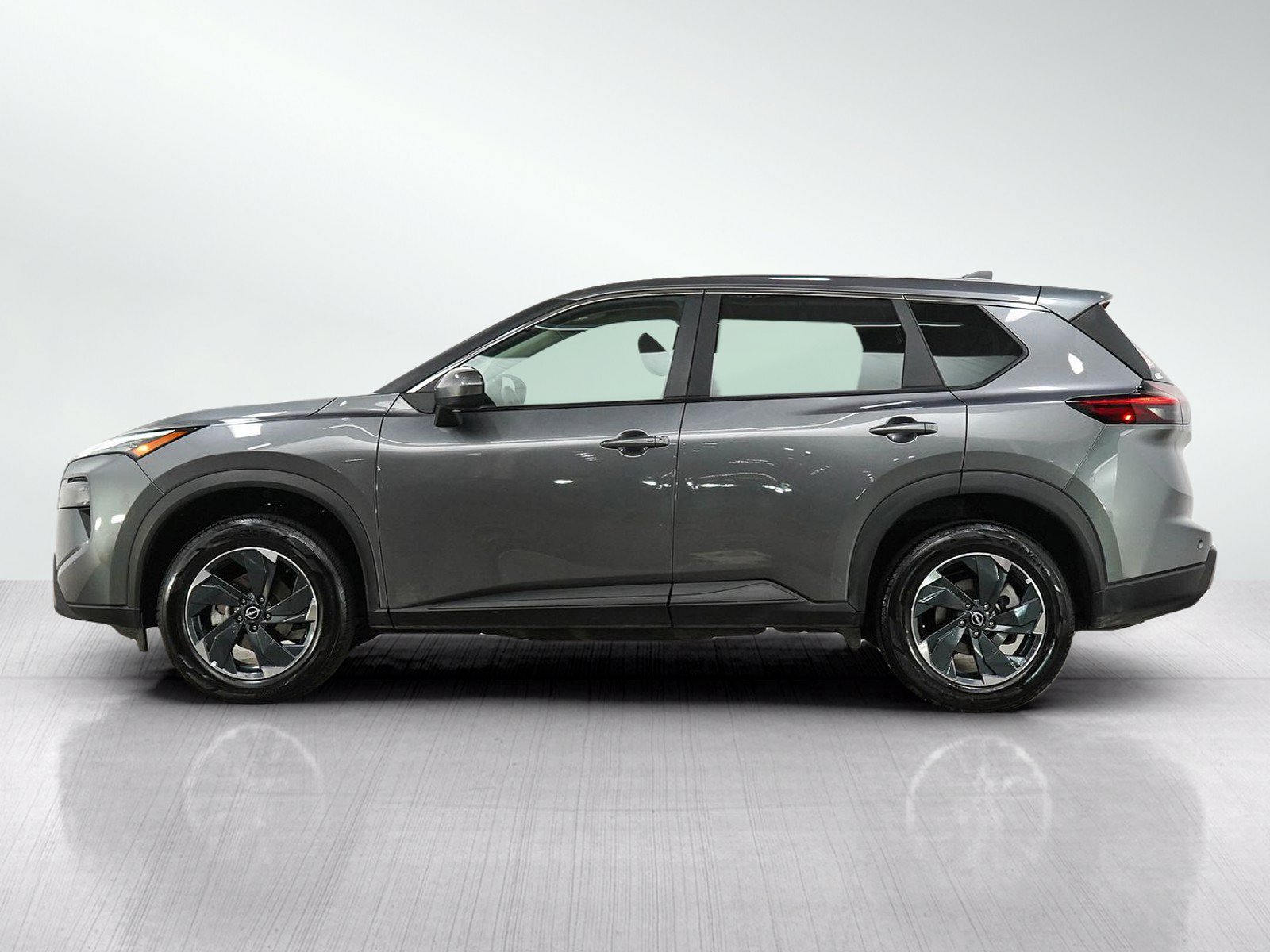 Used 2026 Nissan Rogue SV AWD/4WD image 2