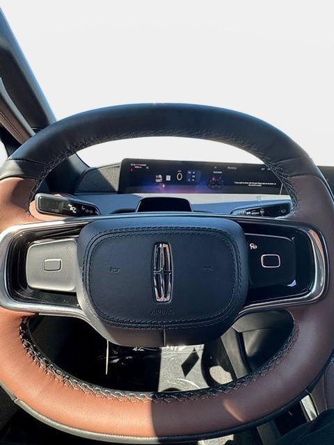 New 2026 Lincoln Navigator L Reserve AWD/4WD image 18