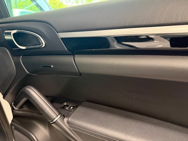 Used 2018 Porsche Cayenne Platinum Edition AWD/4WD image 11