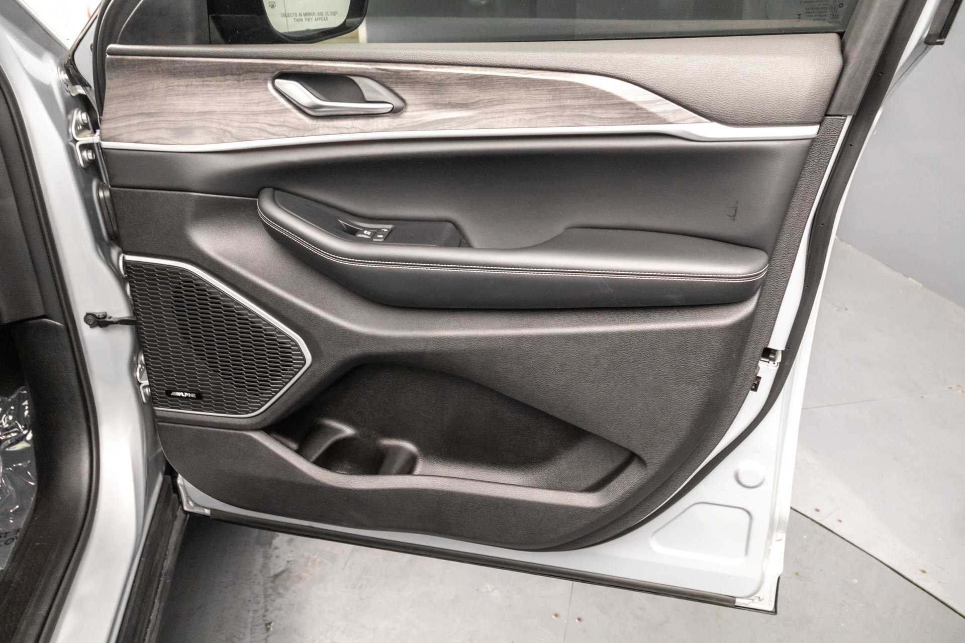 Used 2023 Jeep Grand Cherokee 4WD 4xe image 42