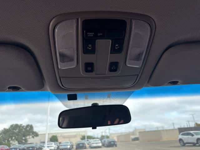 Used 2017 Kia Sedona LX w/ LX Essentials Premium Package FWD image 21