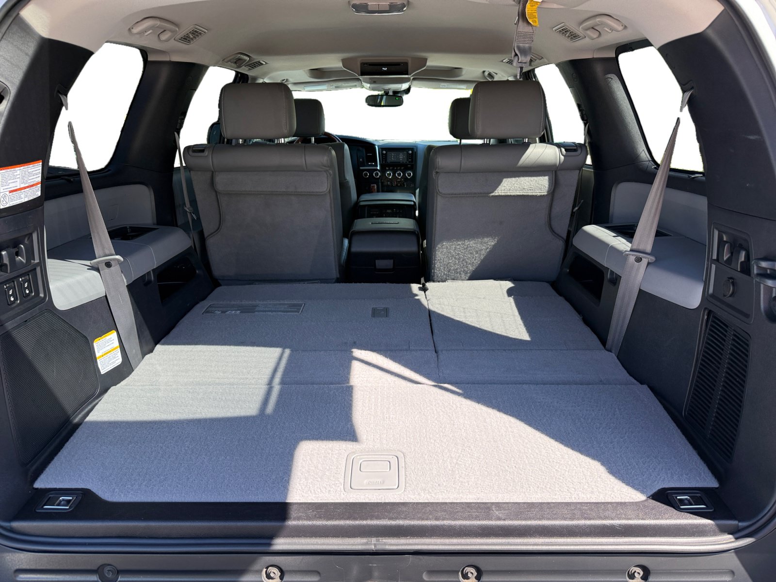 Used 2018 Toyota Sequoia Platinum AWD/4WD image 17