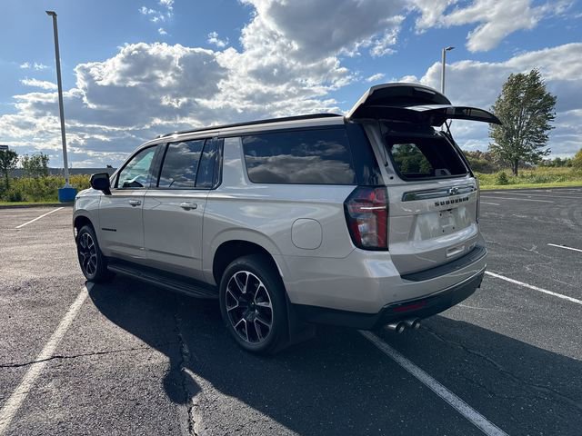 Used 2022 Chevrolet Suburban RST w/ Sport Performance Package image 12