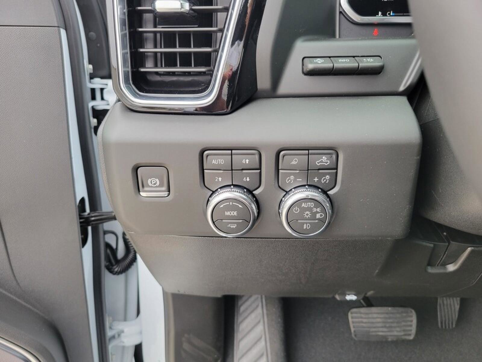 New 2026 GMC Sierra 3500 Denali Ultimate image 21