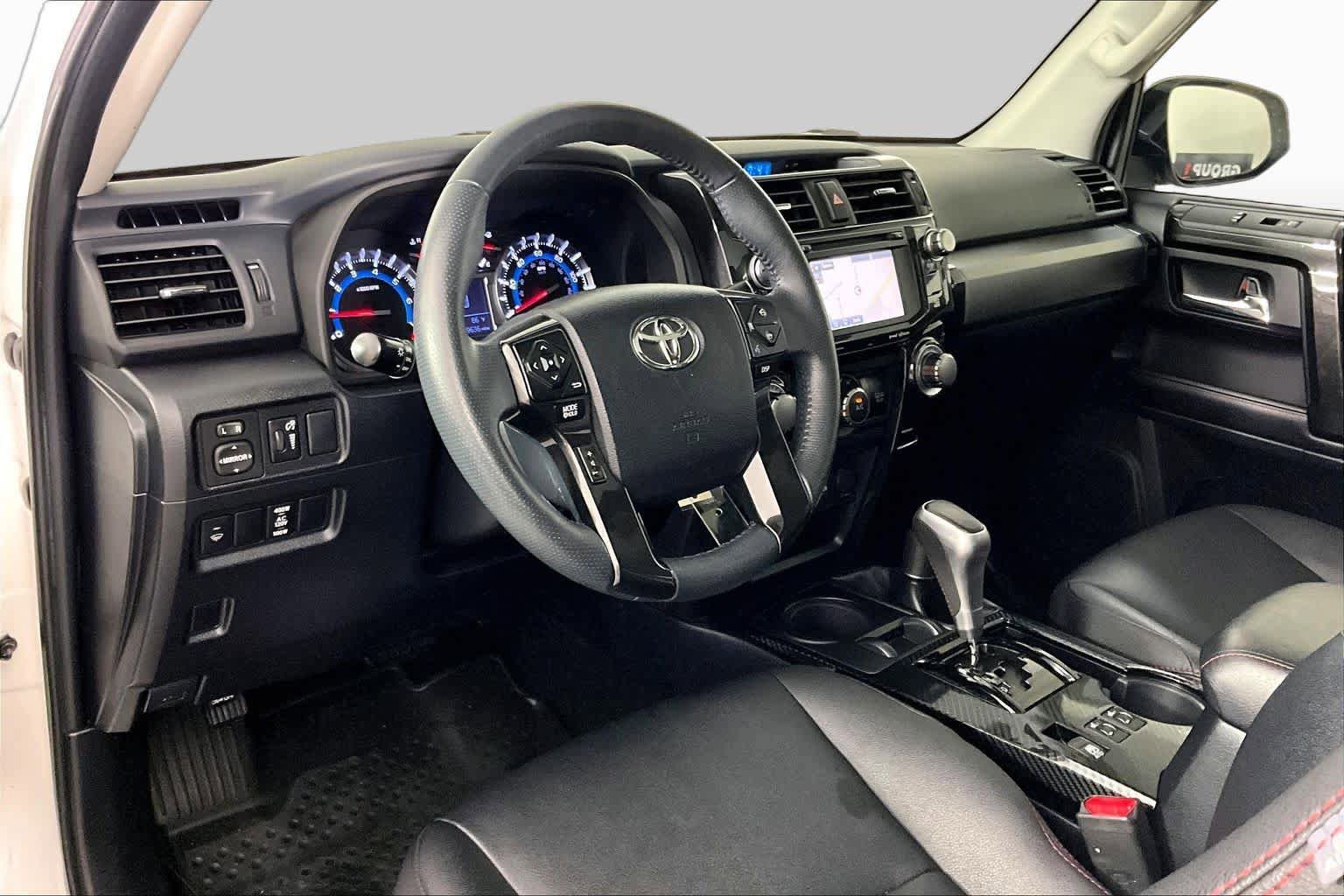 Used 2018 Toyota 4Runner TRD Off-Road Premium AWD/4WD image 17