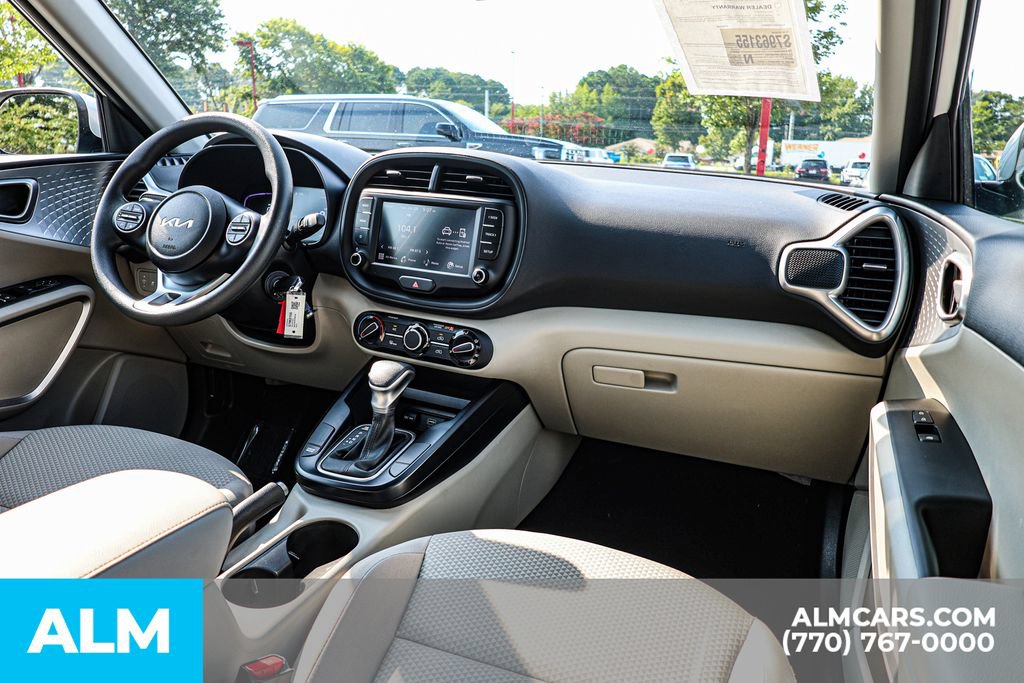 Used 2025 Kia Soul LX w/ LX Technology Package FWD image 29
