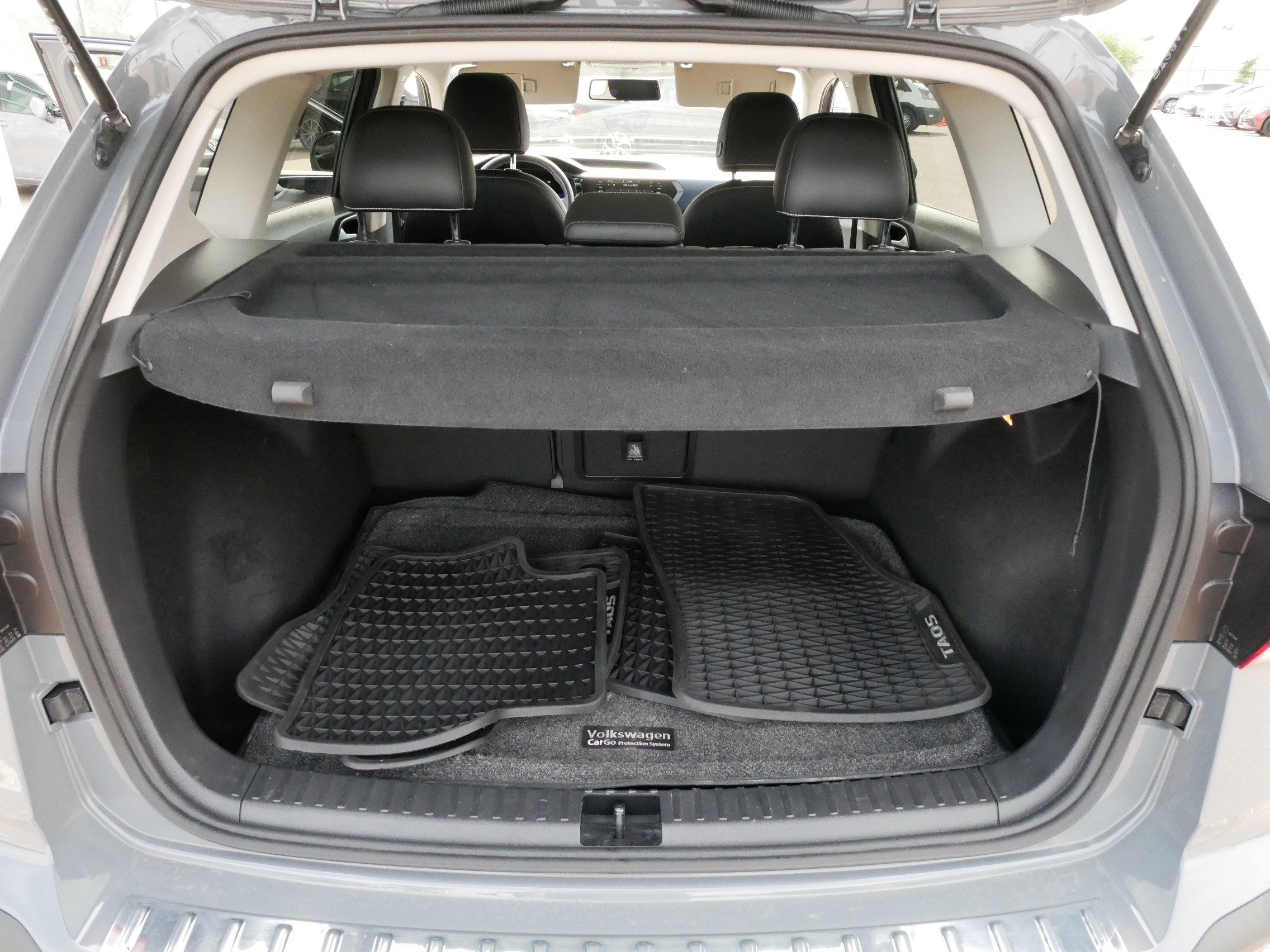 Certified 2022 Volkswagen Taos SE w/ Panoramic Sunroof Package AWD/4WD image 18