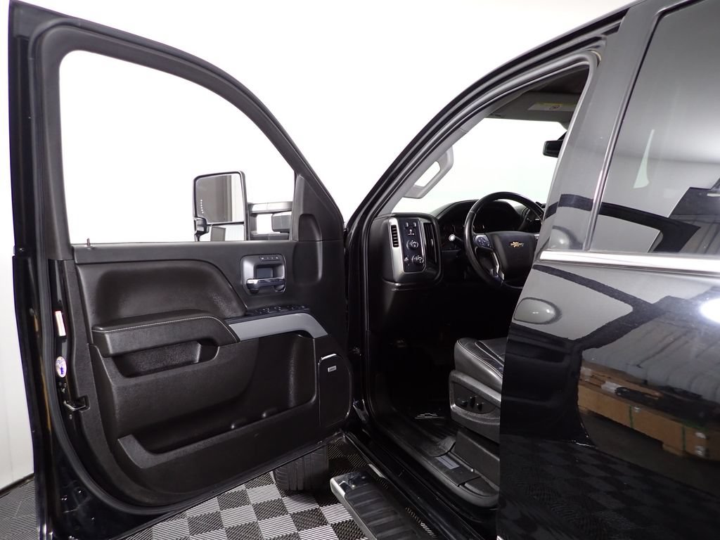 Used 2019 Chevrolet Silverado 2500 LTZ w/ Duramax Plus Package AWD/4WD image 19