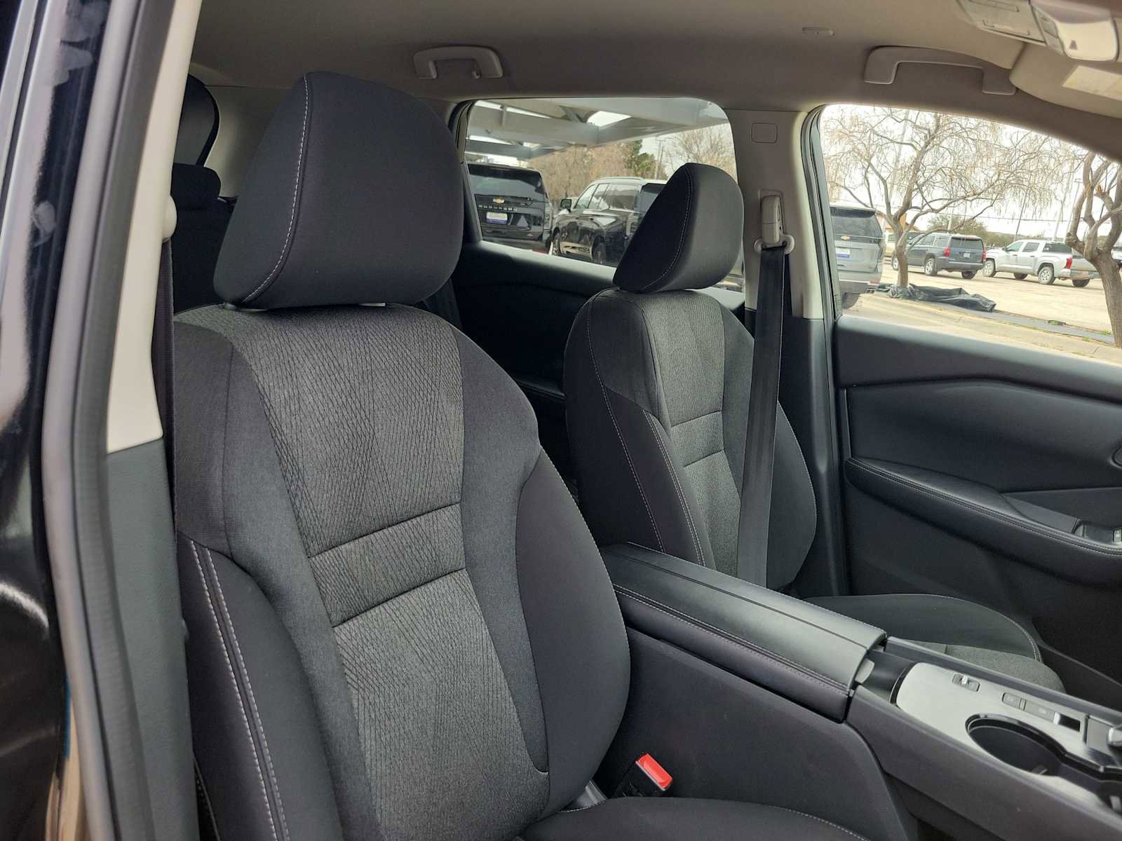 Used 2024 Nissan Rogue SV image 18