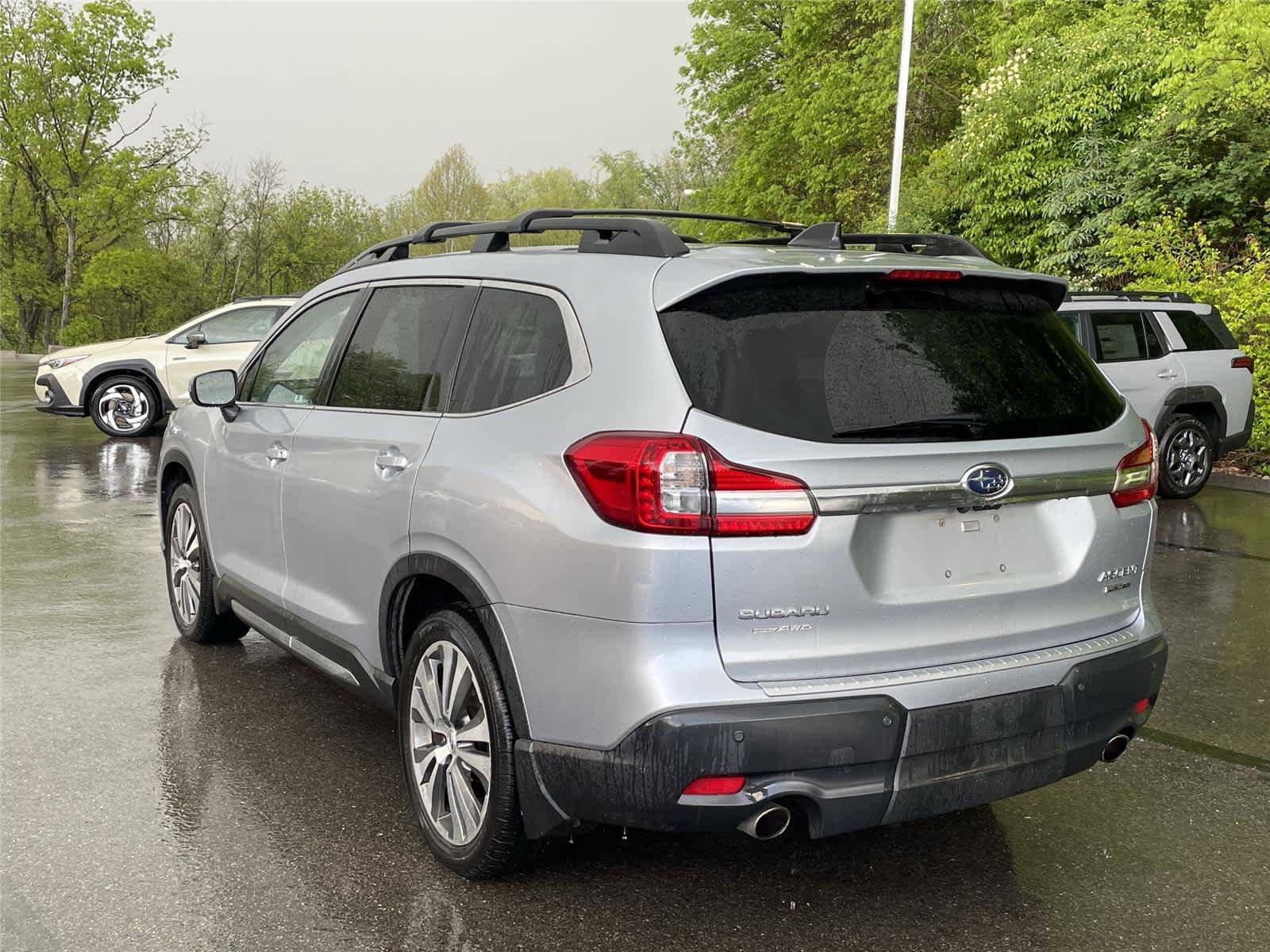Used 2020 Subaru Ascent Limited w/ Technology Package AWD/4WD image 3