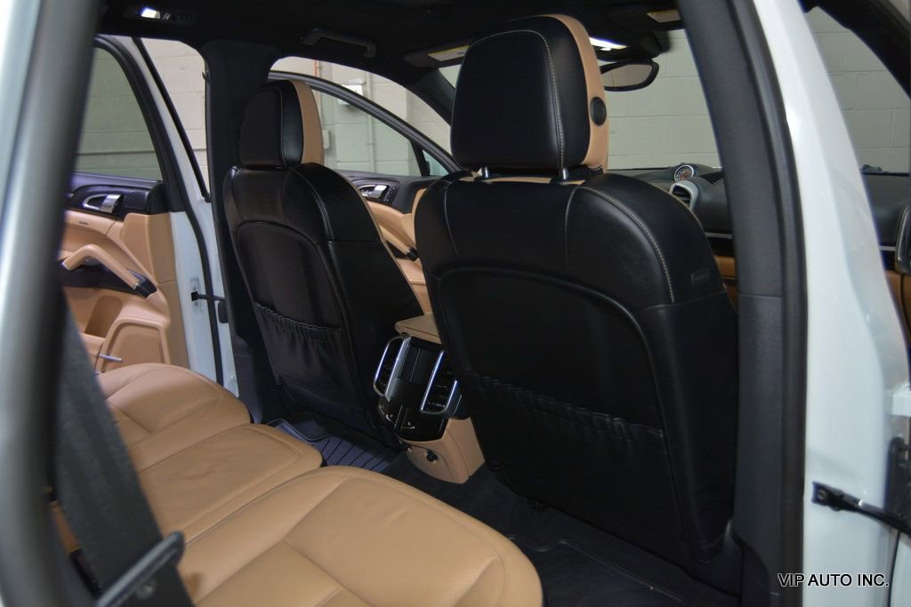 Used 2016 Porsche Cayenne image 19