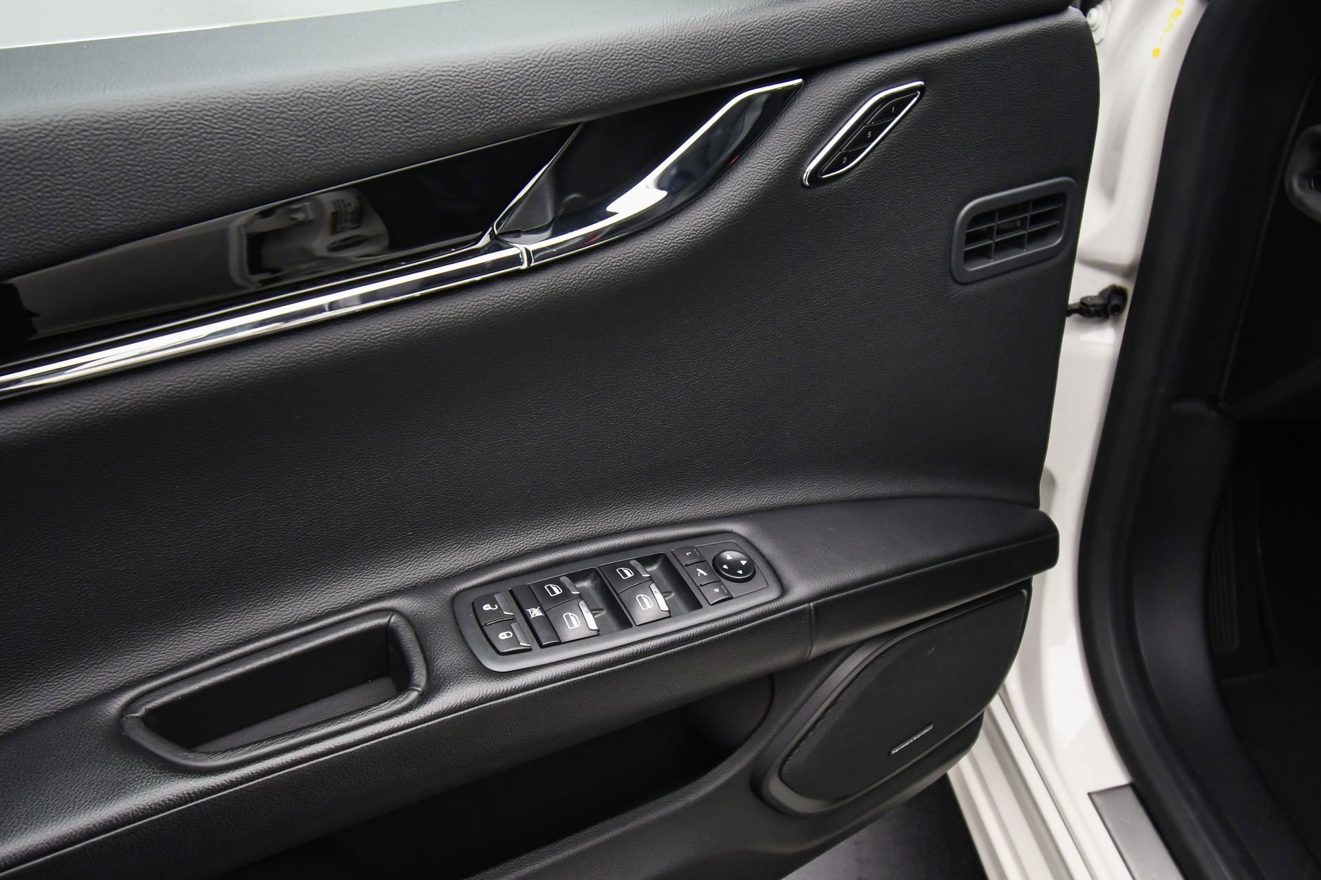 Used 2022 Maserati Quattroporte Modena Q4 image 44