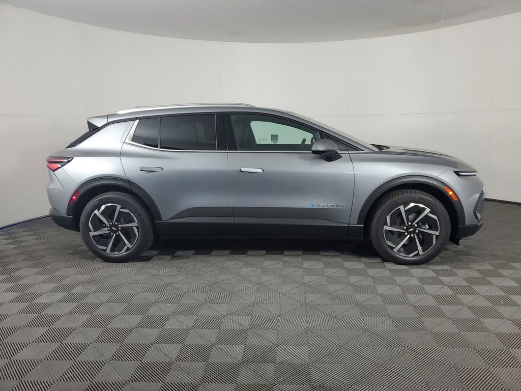 New 2026 Chevrolet Equinox EV LT image 3