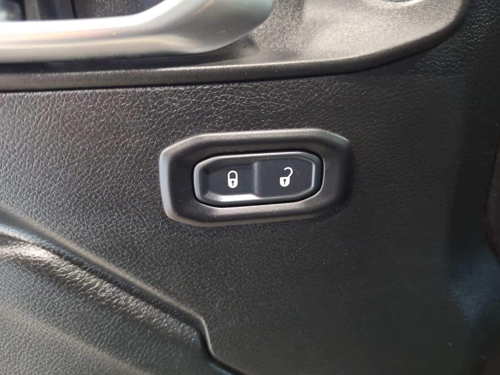 Used 2020 Jeep Wrangler Sport AWD/4WD image 18