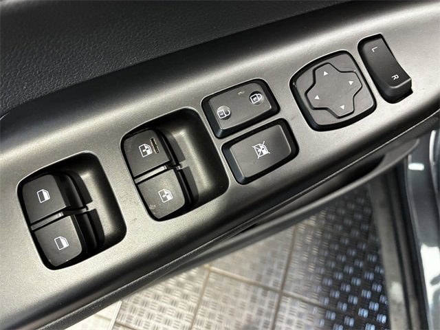 Used 2021 Hyundai Kona SEL w/ Cargo Package image 13