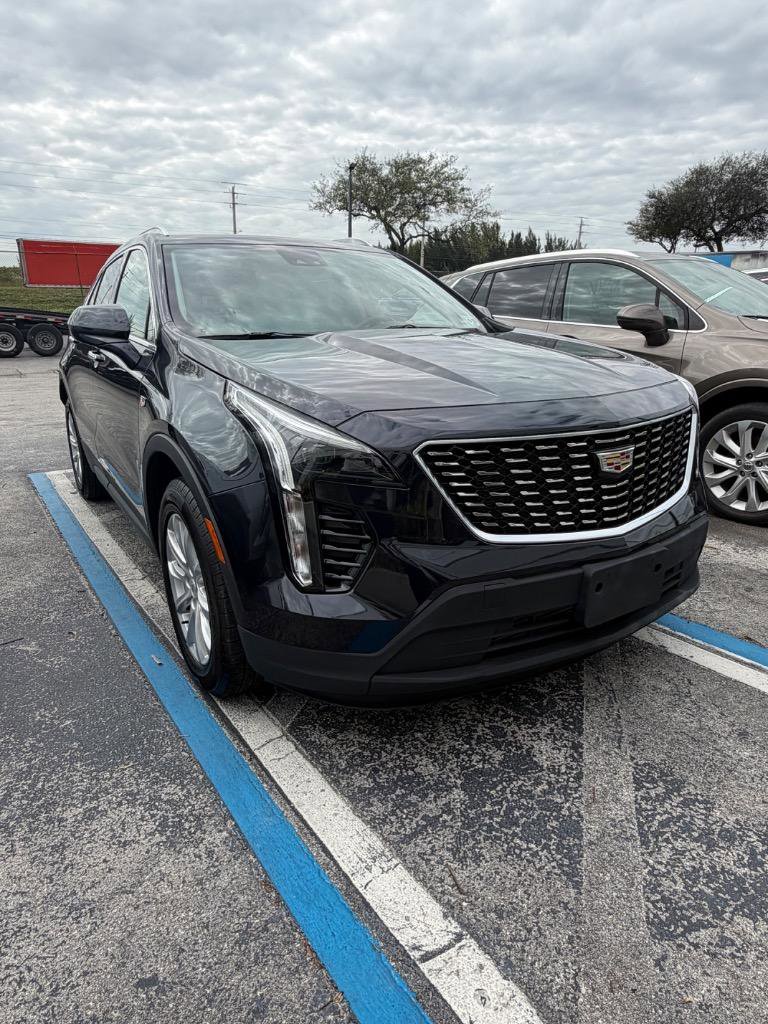 Used 2022 Cadillac XT4 Luxury w/ Cold Weather Package