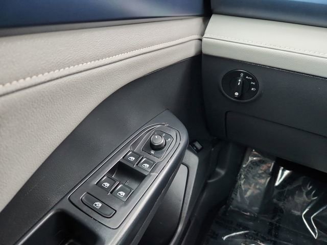 Used 2024 Volkswagen Taos SE image 34