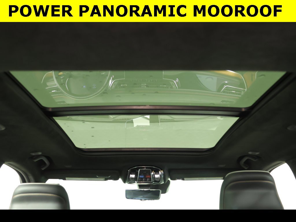 Used 2022 Jeep Grand Cherokee Summit image 2