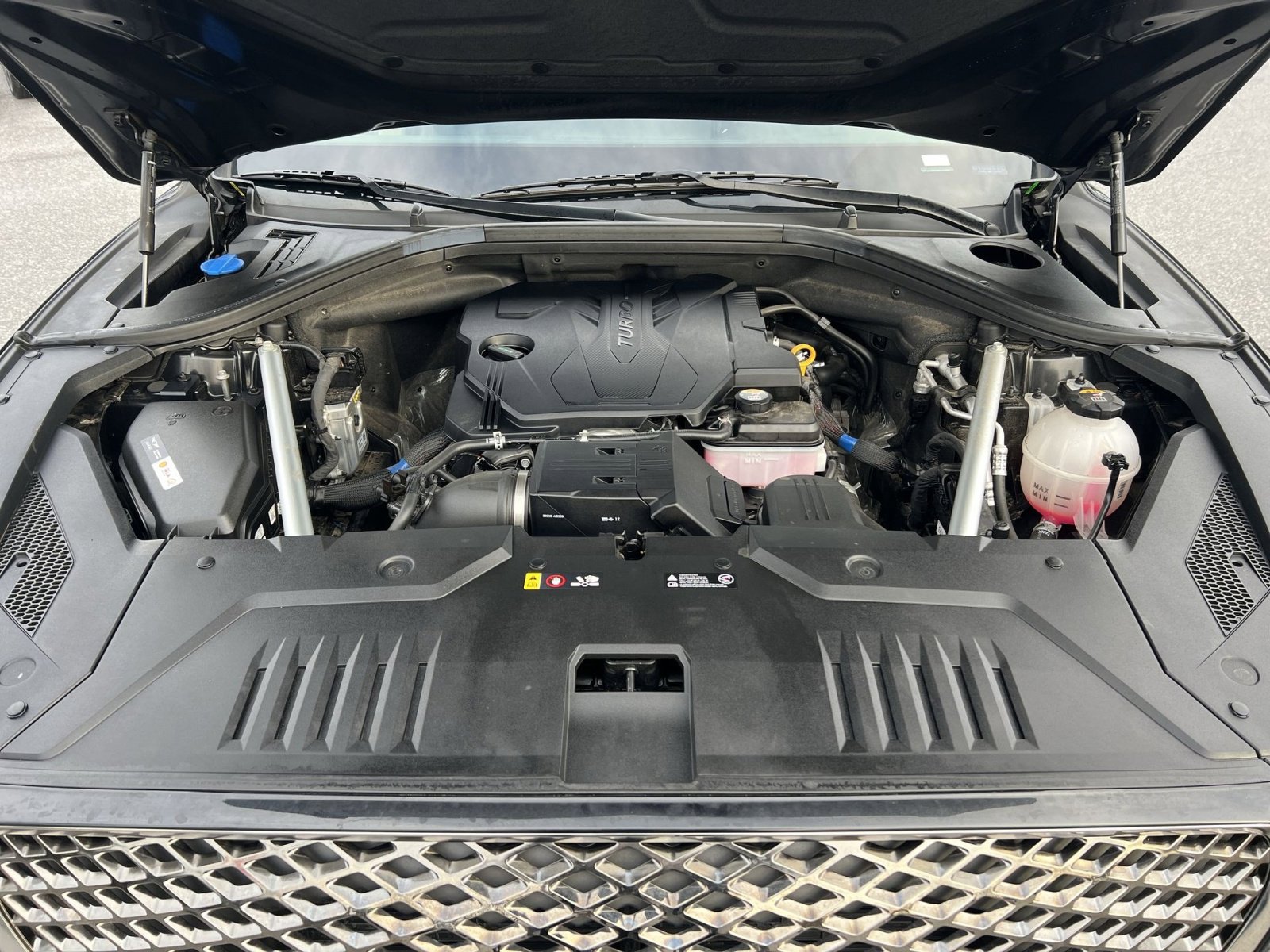 Used 2023 Genesis GV70 2.5T w/ Cargo Package image 27