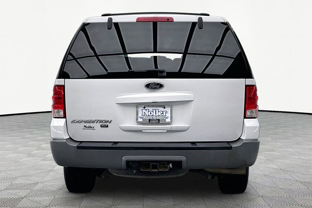 Used 2003 Ford Expedition XLT AWD/4WD image 4