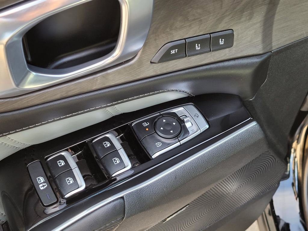 Used 2024 Kia Sorento SX Prestige w/ Sage Leather Package image 23