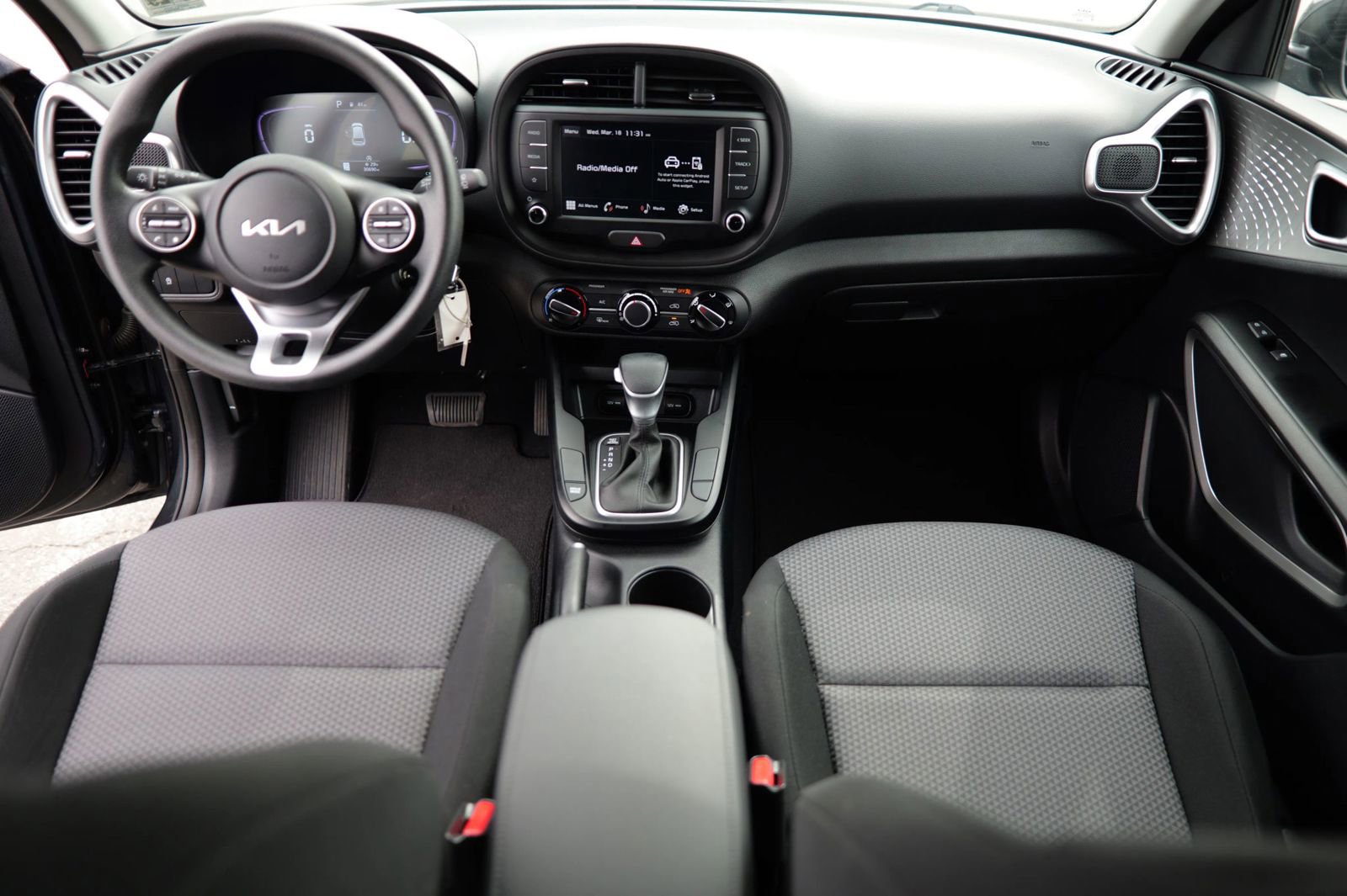 Used 2024 Kia Soul LX w/ Option Group 015 image 17