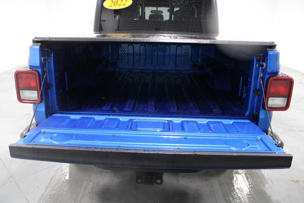 Used 2022 Jeep Gladiator Sport image 16