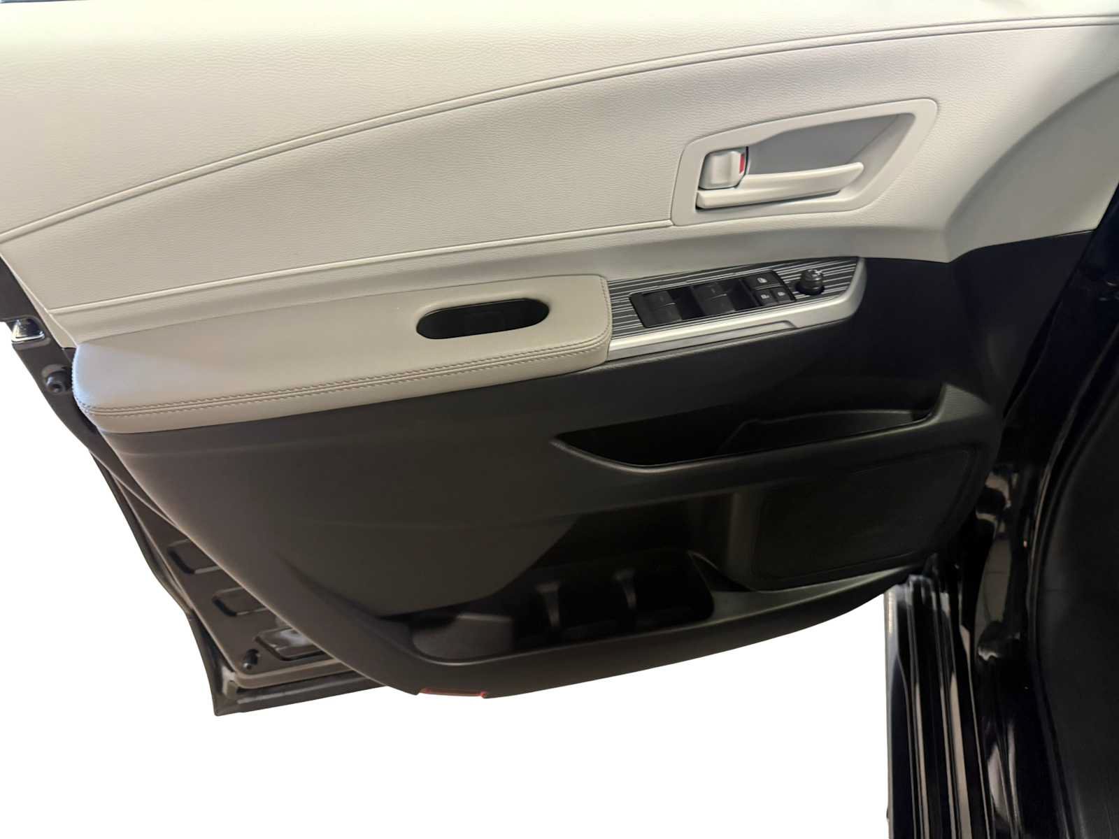 Certified 2026 Toyota Sienna LE AWD/4WD image 20