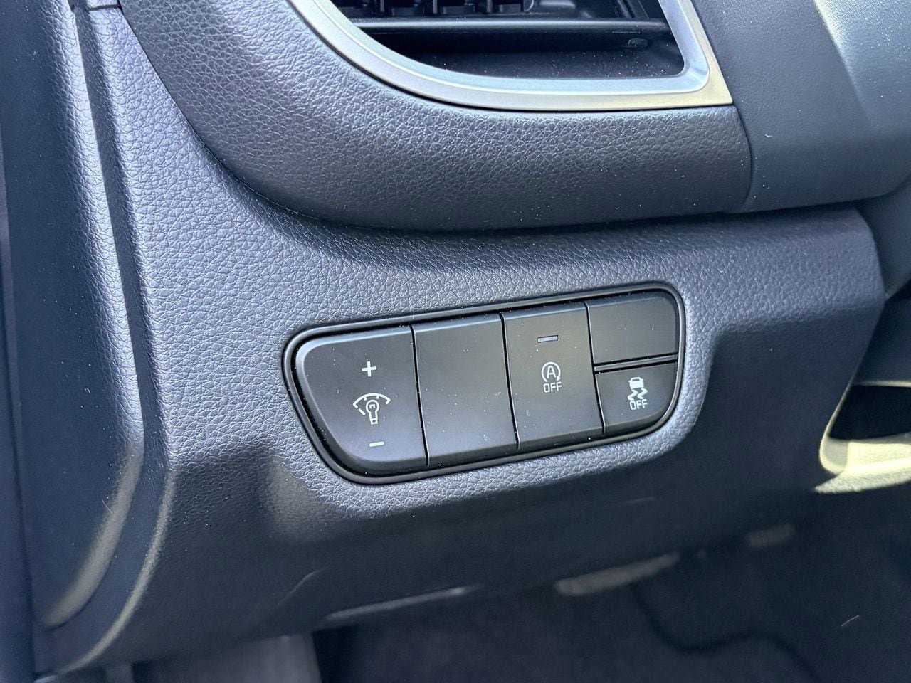 Used 2025 Kia Seltos EX FWD image 9