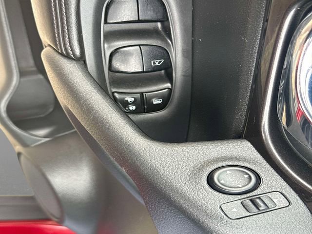 Used 2018 Nissan Rogue SV image 12