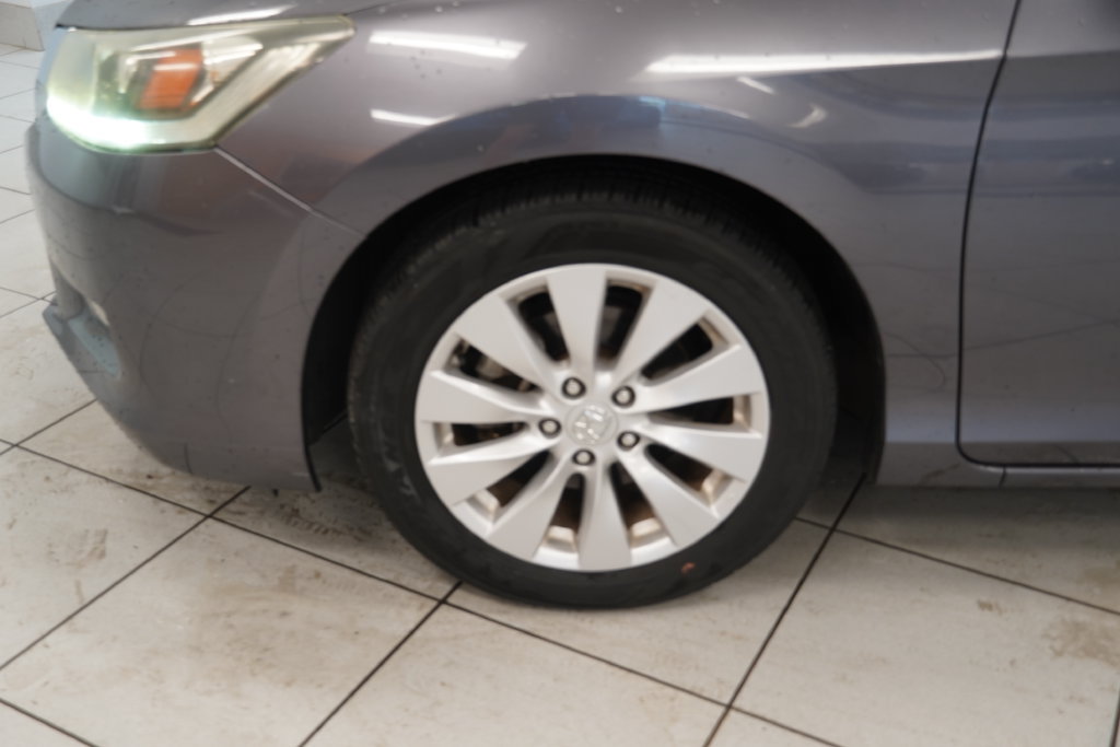 Used 2015 Honda Accord EX-L image 17