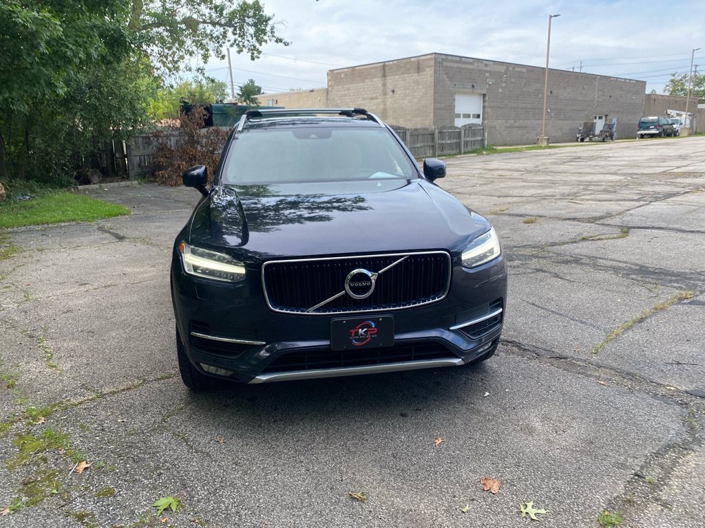 Used 2017 Volvo XC90 T6 Momentum w/ Momentum Plus Package AWD/4WD image 8