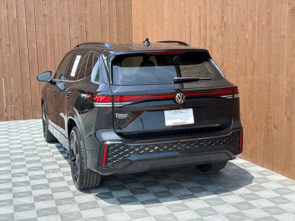 Used 2026 Volkswagen Tiguan SE R-Line FWD image 15