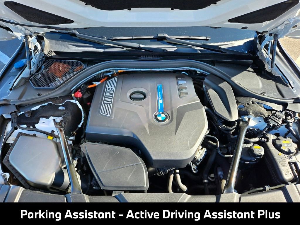 Used 2018 BMW 740e xDrive w/ M Sport Package AWD/4WD image 17