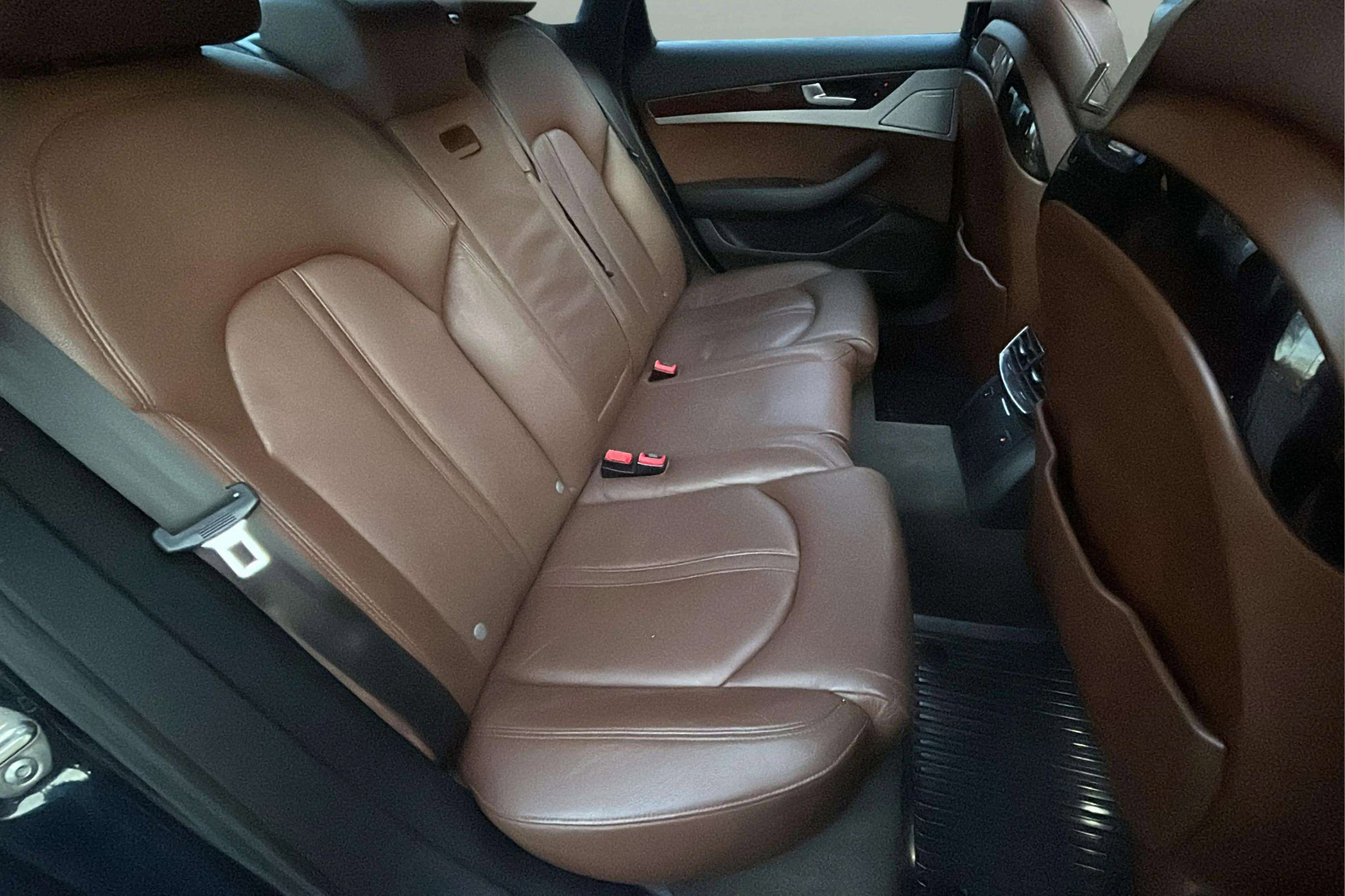 Used 2011 Audi A8 4.2 image 40