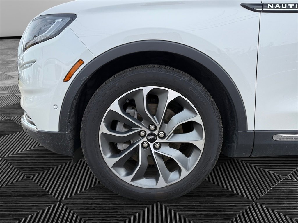 Used 2022 Lincoln Nautilus Reserve w/ Equipment Group 201A image 14