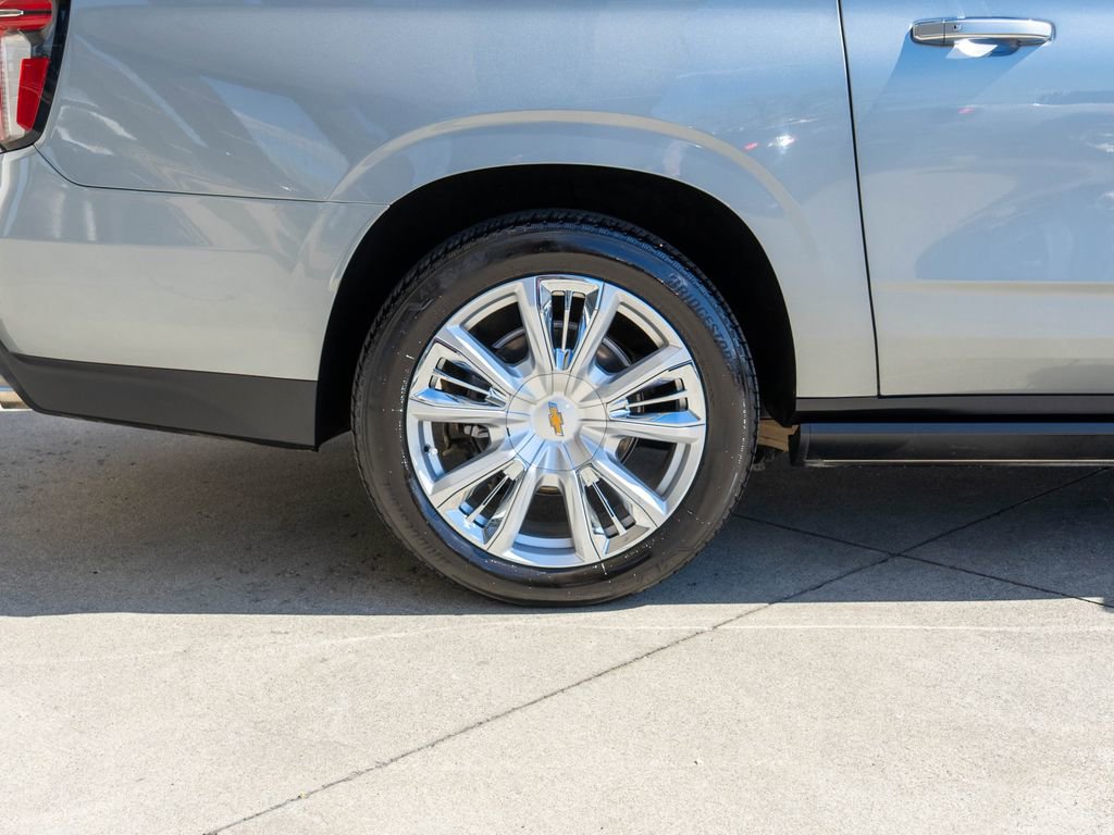 Used 2024 Chevrolet Suburban High Country image 38