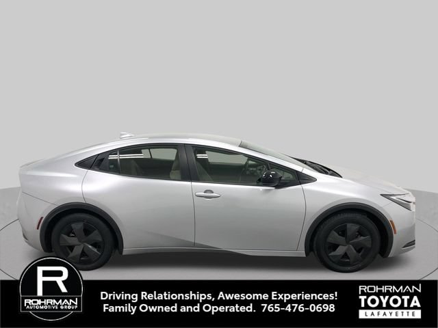 Used 2023 Toyota Prius LE FWD image 8