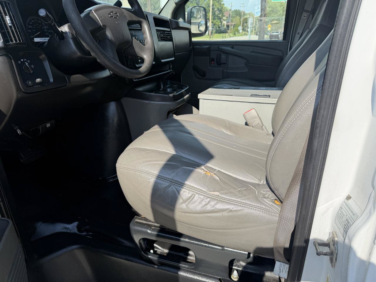 Used 2007 Chevrolet Express 2500 RWD image 18