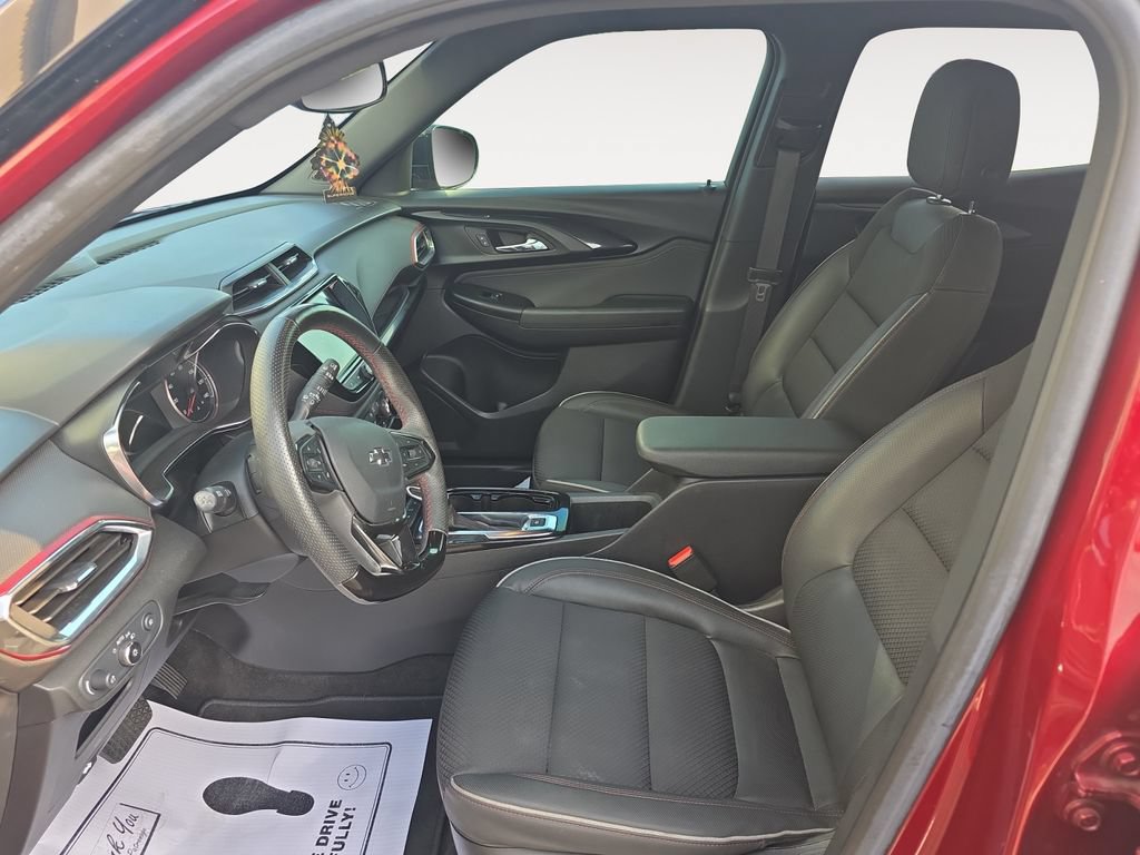 Used 2022 Chevrolet TrailBlazer RS w/ Technology Package FWD image 9