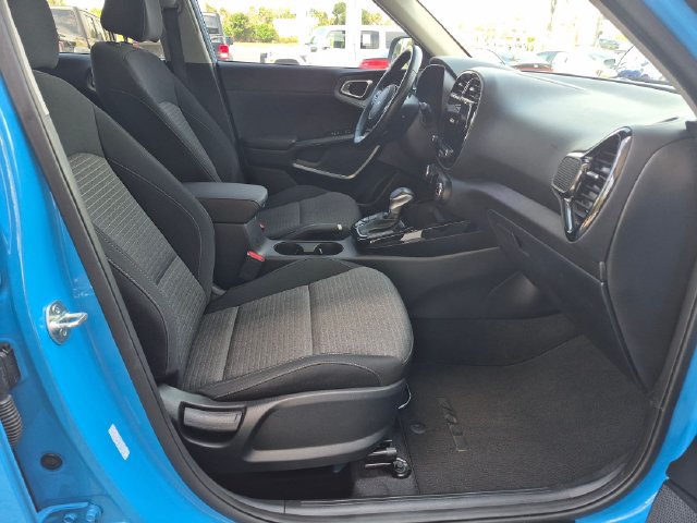 Used 2025 Kia Soul EX FWD image 25