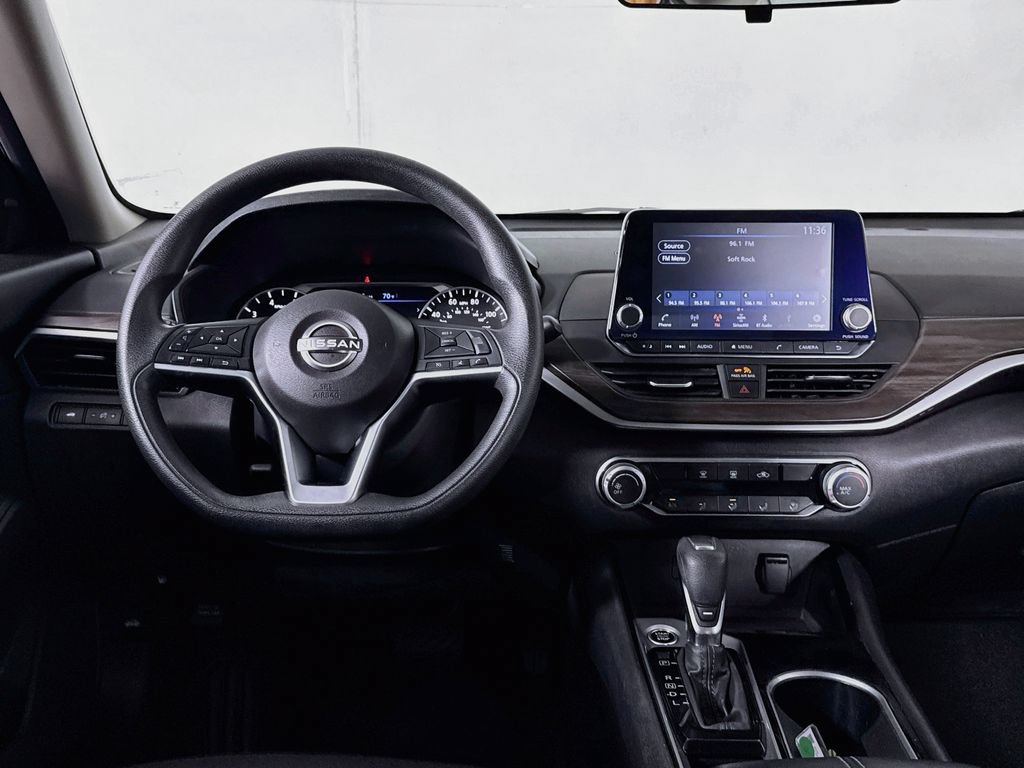 Used 2024 Nissan Altima 2.5 SV FWD image 23