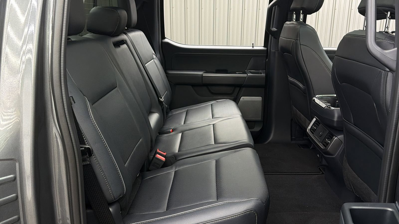 Used 2025 Ford F150 Lariat AWD/4WD image 40