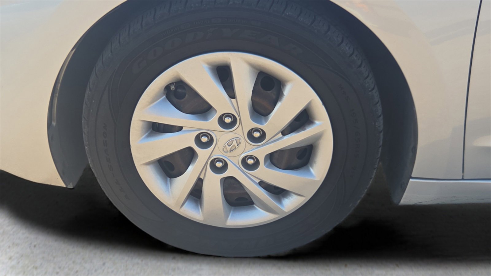 Used 2019 Hyundai Elantra SE image 19