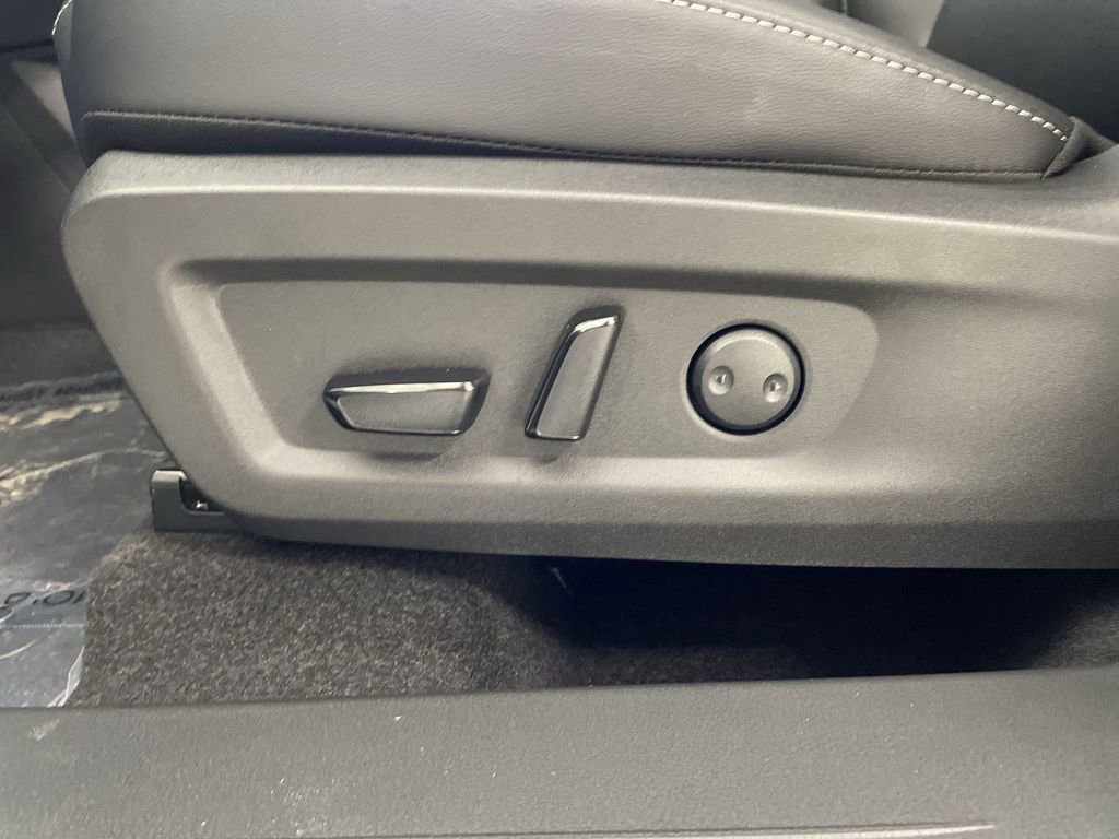 Certified 2025 Nissan Murano SV image 23