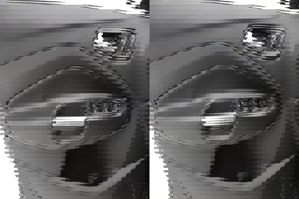 Used 2016 Ford Escape SE w/ Equipment Group 201A AWD/4WD image 14