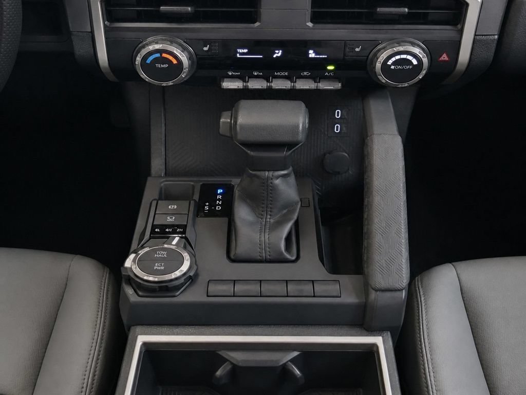 Used 2025 Toyota Tacoma SR5 AWD/4WD image 28