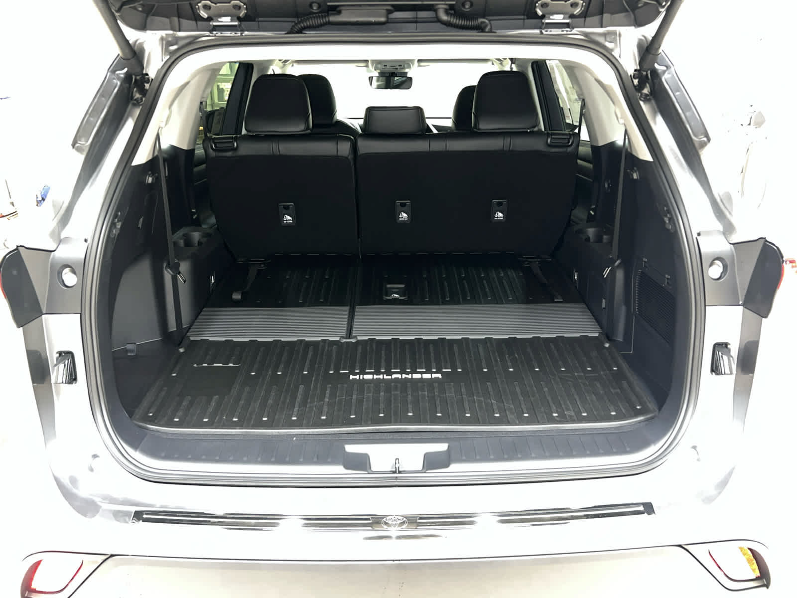 New 2026 Toyota Highlander XLE AWD/4WD image 9